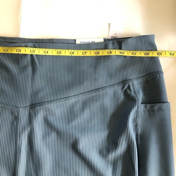Old Navy High-Waisted PowerSoft Ribbed Compression Biker Shorts 8’inseam Size 4X - Picture 10 of 15